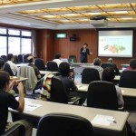 セミナー画像　起立