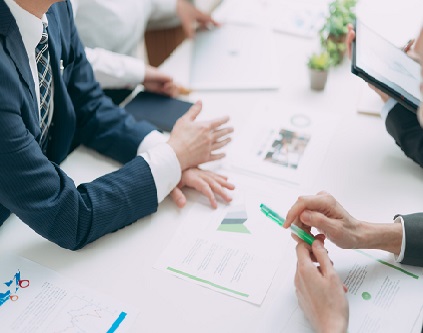 書類が沢山ある画像